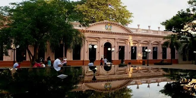 La Provincia firmó convenio con Economía y canceló deuda con el Club de París