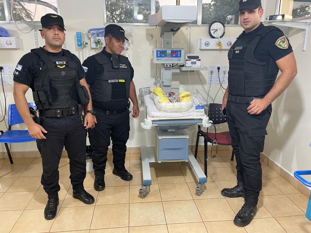 Policías reanimaron a una beba recién nacida en Alem