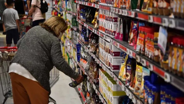 Indec: Las ventas en supermercados cayeron un 17,8% en octubre