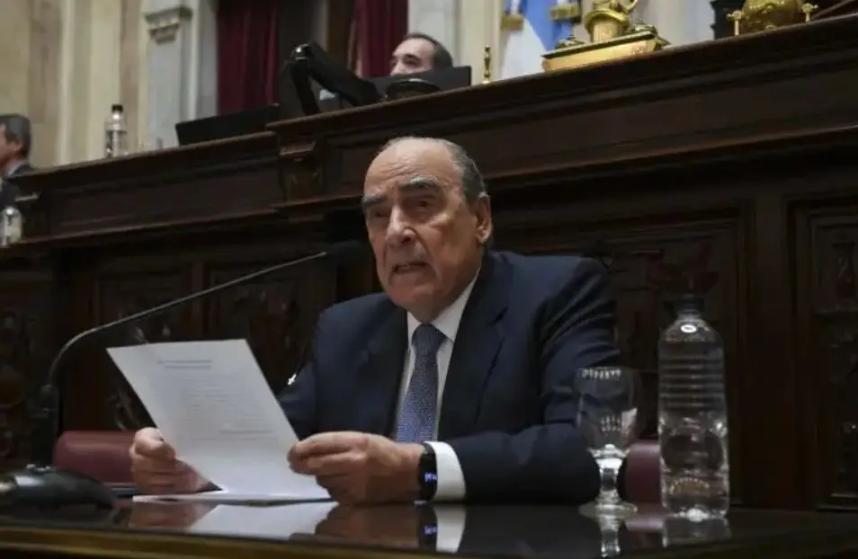 Francos confirmó cuándo vetará Milei la ley de jubilaciones