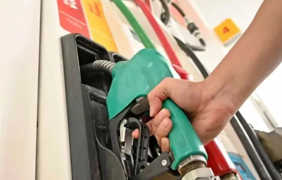 Ordenan a estaciones de servicio informar si cobran tasas municipales