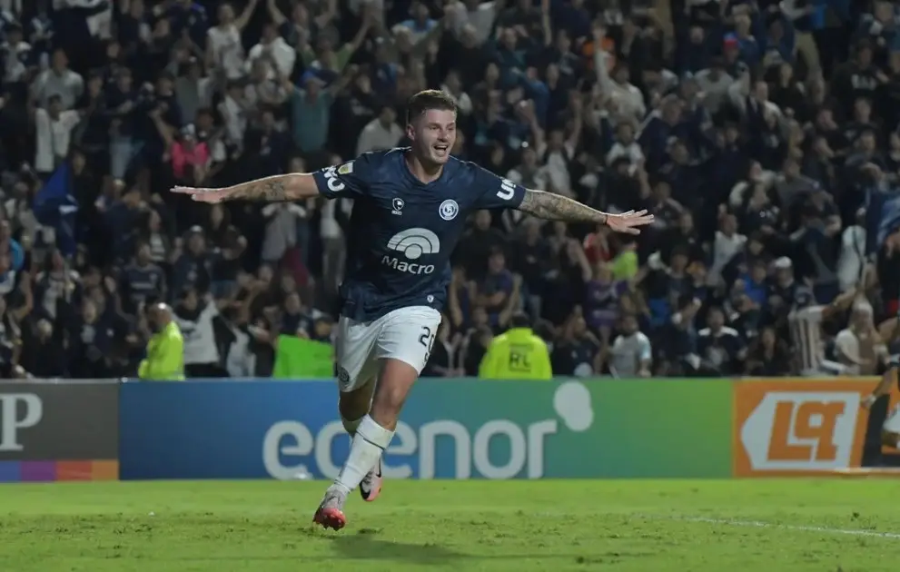 Independiente Rivadavia venció a Racing en Mendoza