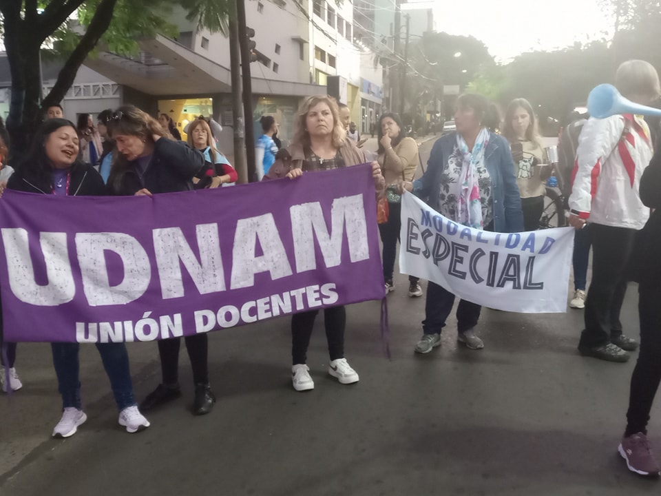 El FTEL se concentra frente al juzgado penal 6