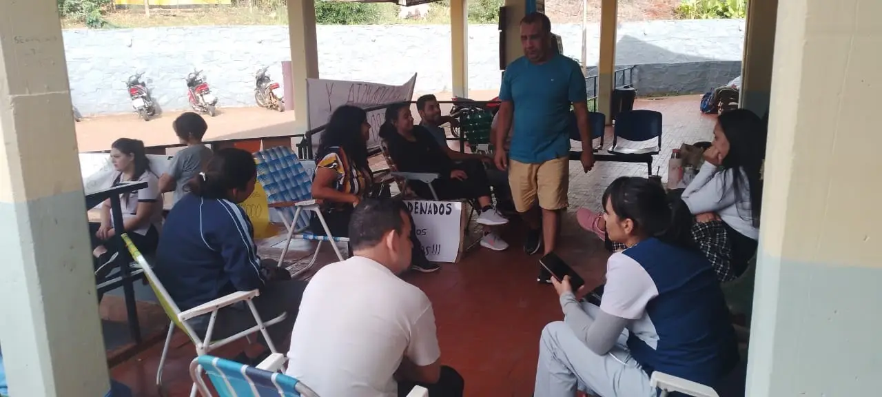 Trabajadores del Hospital de Alem continúan esperando el blanqueo de su trabajo