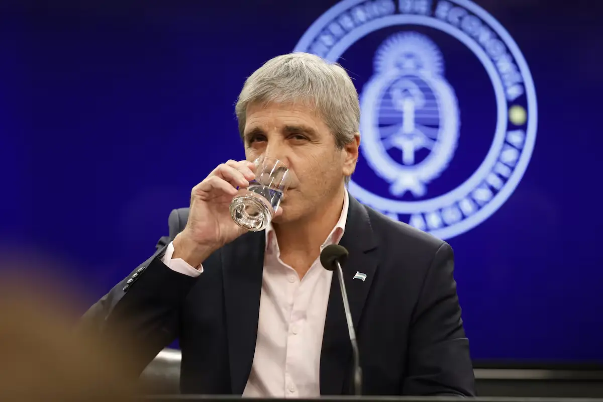 Se agudiza el riesgo cambiario y las reservas del BCRA cayeron U$S 700 millones
