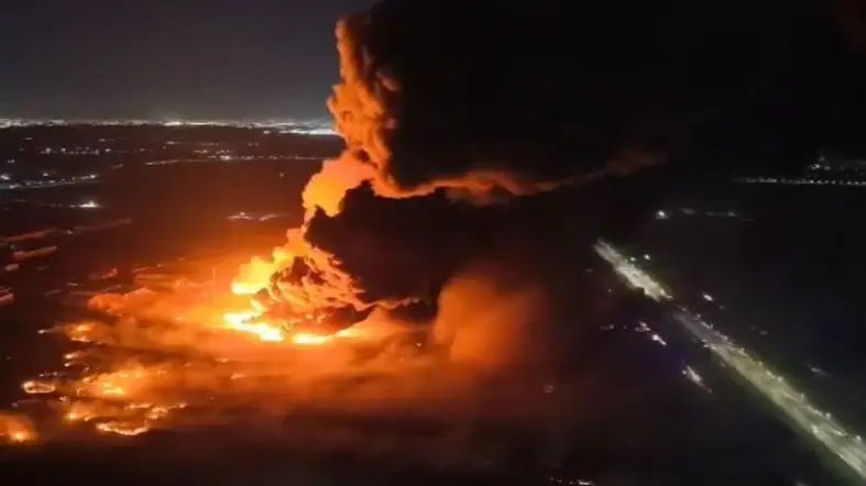 Explosión en Ezeiza: el fuego afectó cinco plantas y hubo al menos 20 heridos