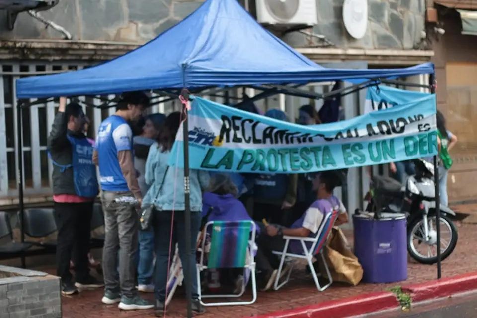 Sindicalistas serán enjuiciados tras participar en protestas salariales