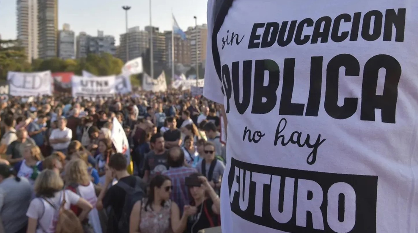 Paro universitario: Nación "prioriza al sistema financiero ahogando a otras actividades"