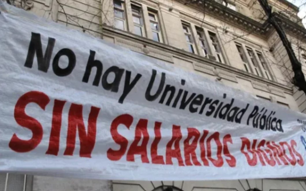 Paro universitario: advierten una pérdida salarial superior al 40%
