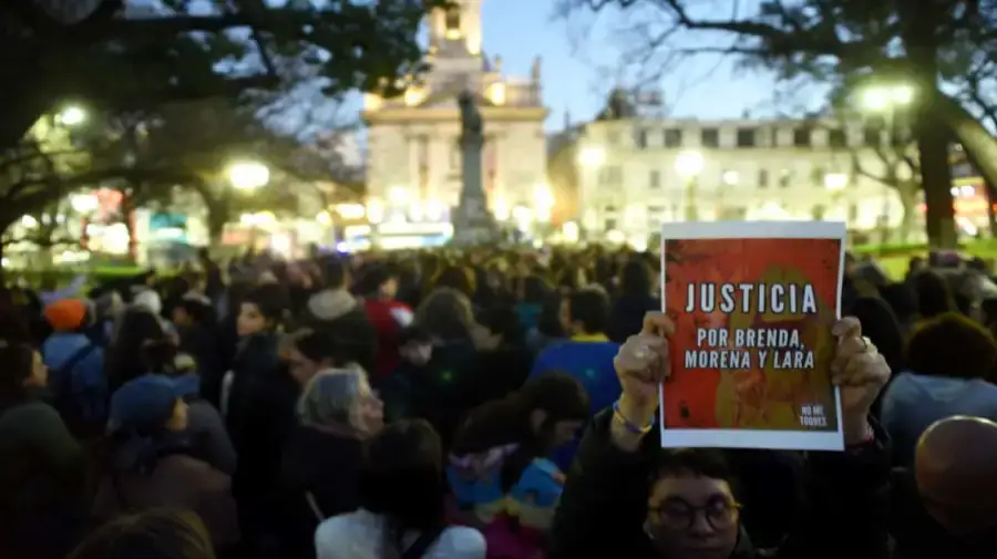 Triple femicidio: marchas en distintas ciudades del país exigiendo justicia por Morena, Brenda y Lara